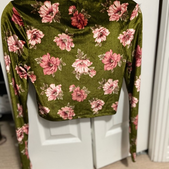 Forever 21 flower crop top - Picture 10 of 11